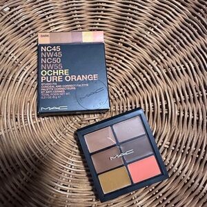 MAC Cosmetics Studio Fix Sculpt and Correct Palette - Ochre Pure Orange